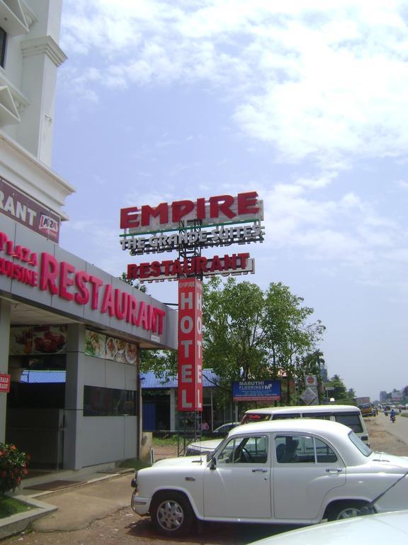 Empire The Grande Suites Kochi Bagian luar foto